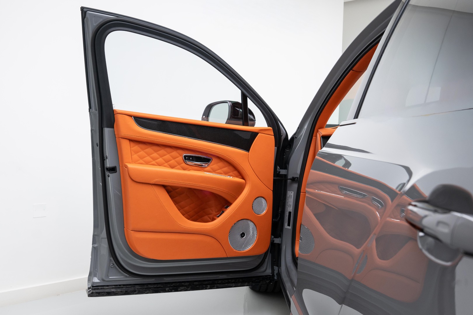 2025 BENTLEY BENTAYGA MANSORY | NAIM AUDIO SYSTEM | SPORT EXHAUST | FULL CARBON
